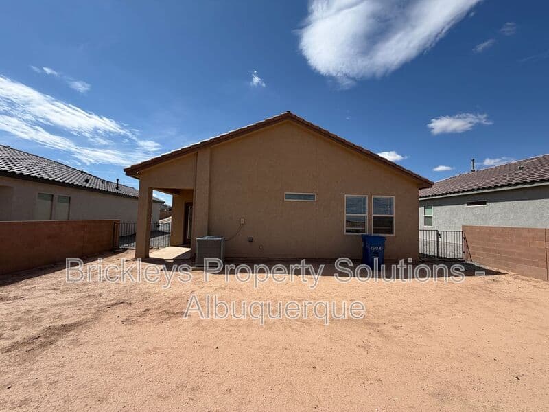 3-bedroom 2-bath home at 1504 Alto Colores for $2,100/mo managed by Brickleys Property Solutions Albuquerque — photo 28 of 30