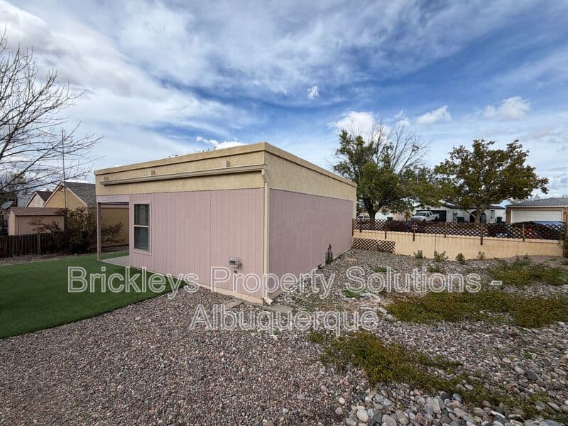 2-bedroom 2-bath home at 1941 Lee Loop NE for $1,750/mo managed by Brickleys Property Solutions Albuquerque — photo 29 of 29
