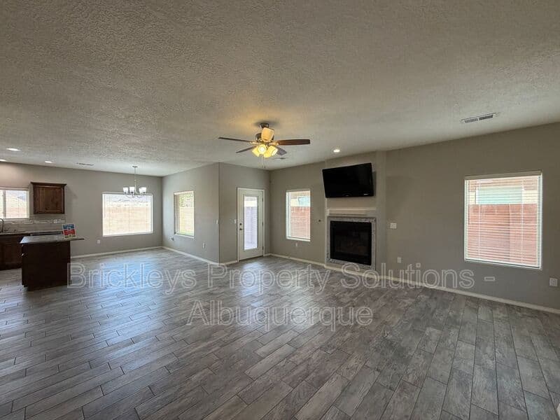 4-bedroom 3-bath home at 860 Fire Wheel Loop for $2,300/mo managed by Brickleys Property Solutions Albuquerque — photo 35 of 40