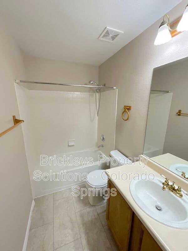 4-bedroom 3.5-bath home at 6160 Jaffee Ct for $2,500/mo managed by Brickleys Property Solutions Colorado Springs — photo 38 of 45