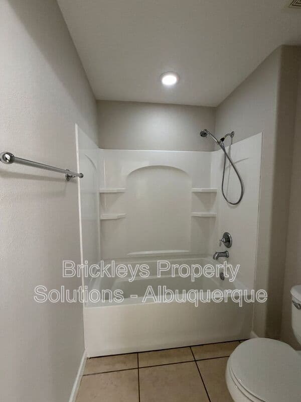 3-bedroom 2.5-bath home at 418 Paseo Roja Pl NE for $2,375/mo managed by Brickleys Property Solutions Albuquerque — photo 16 of 42