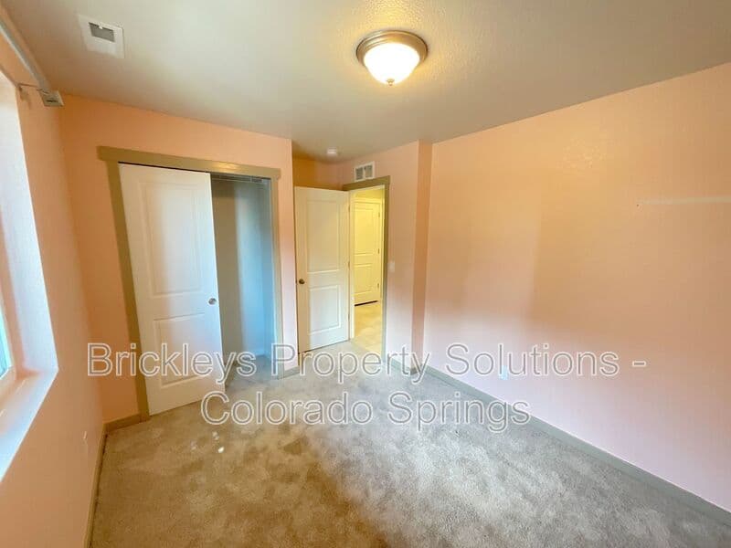 3-bedroom 3.5-bath home at 7343 Rosa Belle Hts for $2,350/mo managed by Brickleys Property Solutions Colorado Springs — photo 30 of 33