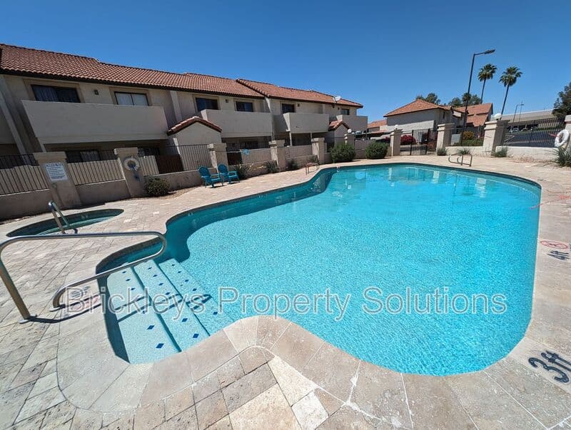 2-bedroom 1.5-bath home at 2969 N Oregon St Unit 12 for $2,000/mo managed by Brickleys Property Solutions East Valley Phoenix — photo 36 of 36