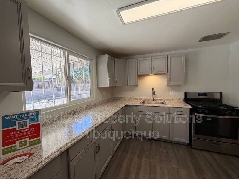 3-bedroom 1-bath home at 2838 La Veta Dr. NE for $1,700/mo managed by Brickleys Property Solutions Albuquerque — photo 16 of 26