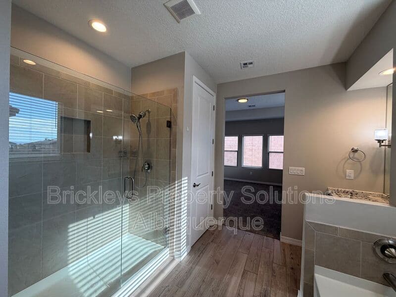 4-bedroom 2-bath home at 3969 Kodiak Rd NE for $2,700/mo managed by Brickleys Property Solutions Albuquerque — photo 21 of 40