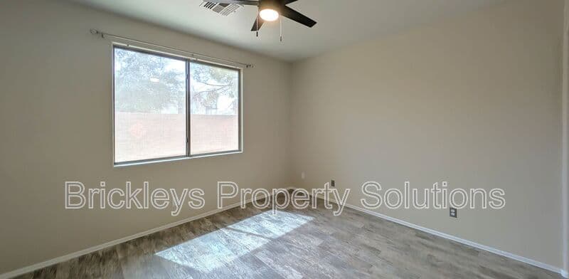 3-bedroom 2-bath home at 1311 E Marlin Dr for $2,200/mo managed by Brickleys Property Solutions East Valley Phoenix — photo 19 of 44