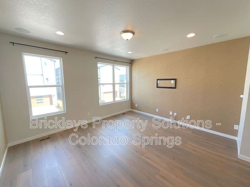 3-bedroom 3.5-bath home at 7343 Rosa Belle Hts for $2,350/mo managed by Brickleys Property Solutions Colorado Springs — photo 12 of 33