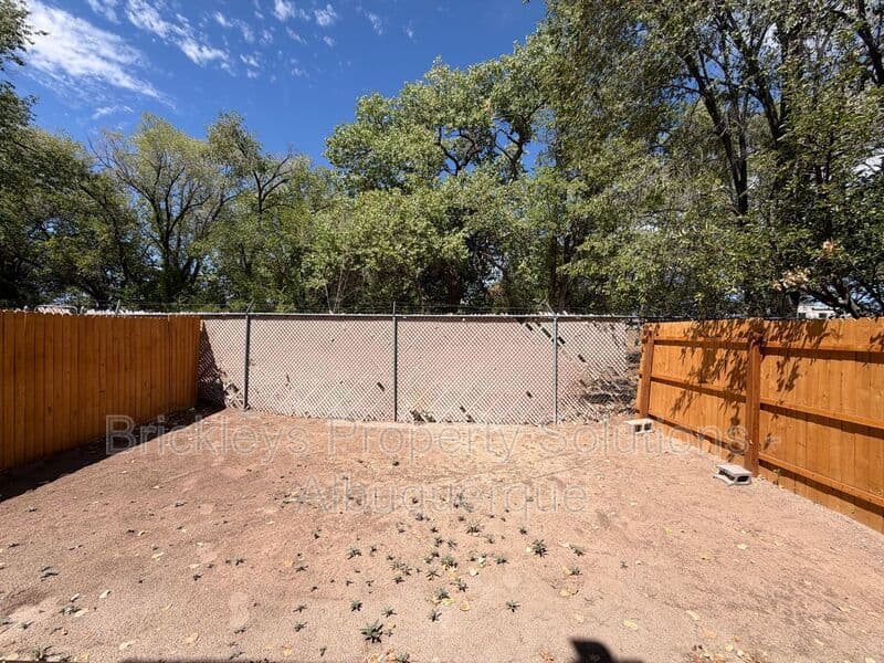 2-bedroom 2.5-bath home at 5409 6th St NW for $1,800/mo managed by Brickleys Property Solutions Albuquerque — photo 30 of 30