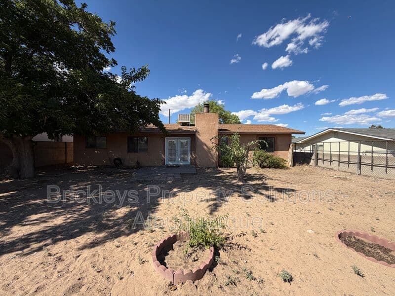 4-bedroom 2-bath home at 5812 Brahma Dr NW for $1,950/mo managed by Brickleys Property Solutions Albuquerque — photo 33 of 35