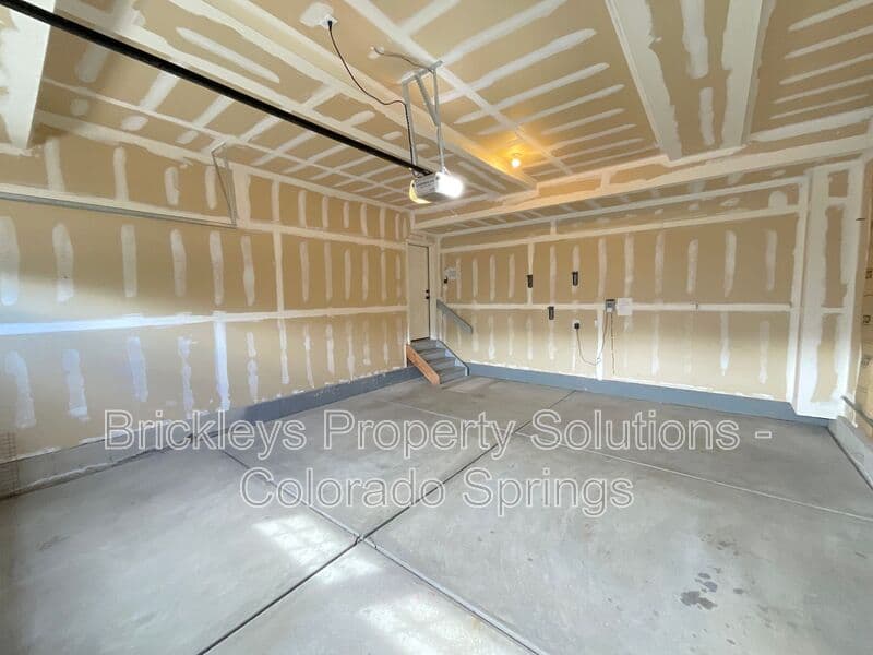 4-bedroom 2.5-bath home at 6652 Maple Stone Ln for $2,600/mo managed by Brickleys Property Solutions Colorado Springs — photo 24 of 43