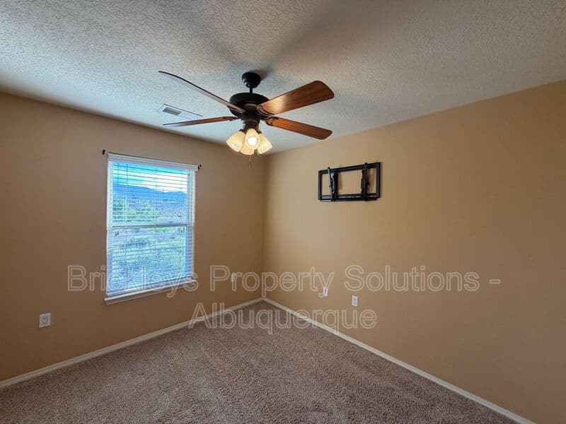 3-bedroom 2.5-bath home at 601 Menaul Blvd NE Unit #2102 for $1,850/mo managed by Brickleys Property Solutions Albuquerque — photo 21 of 33