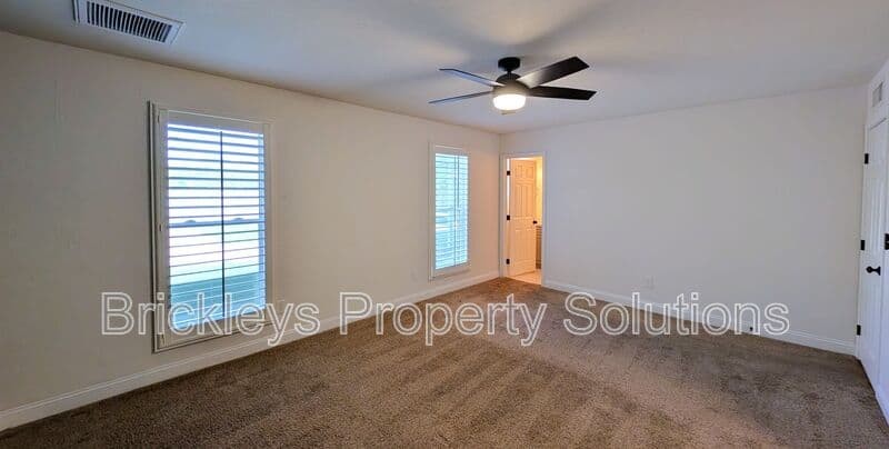 3-bedroom 2-bath home at 2029 S Nina Circle Mesa AZ 85210 for $2,300/mo managed by Brickleys Property Solutions East Valley Phoenix — photo 22 of 48