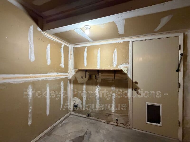 4-bedroom 2-bath home at 5812 Brahma Dr NW for $1,950/mo managed by Brickleys Property Solutions Albuquerque — photo 32 of 35