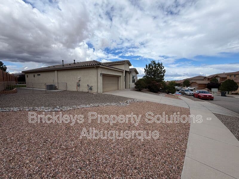 3-bedroom 2-bath home at 7304 Skagway Dr. NE for $2,200/mo managed by Brickleys Property Solutions Albuquerque — photo 2 of 36