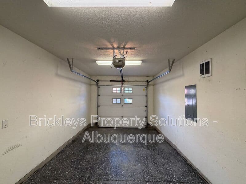 3-bedroom 2.5-bath home at 601 Menaul Blvd NE Unit #2102 for $1,850/mo managed by Brickleys Property Solutions Albuquerque — photo 30 of 33