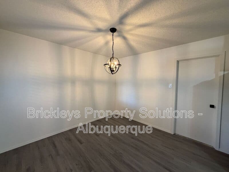 3-bedroom 2-bath home at 5608 Drake Ave NW for $2,100/mo managed by Brickleys Property Solutions Albuquerque — photo 24 of 32