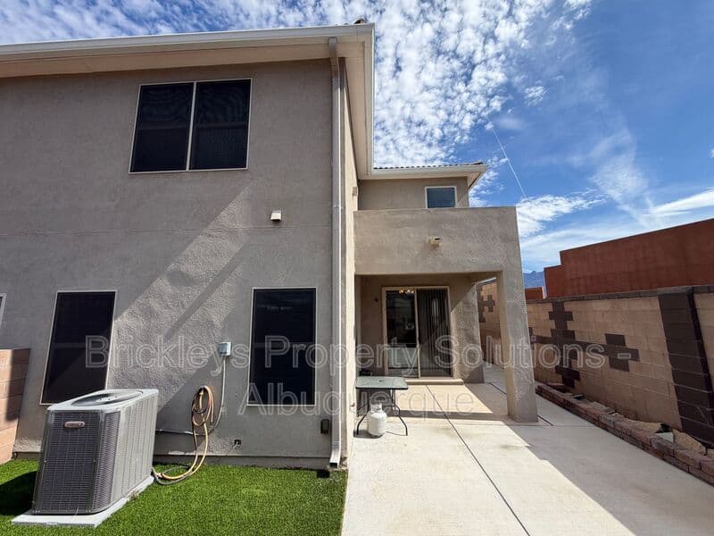 4-bedroom 2.5-bath home at 7420 Tangerine Court NE for $2,450/mo managed by Brickleys Property Solutions Albuquerque — photo 37 of 39