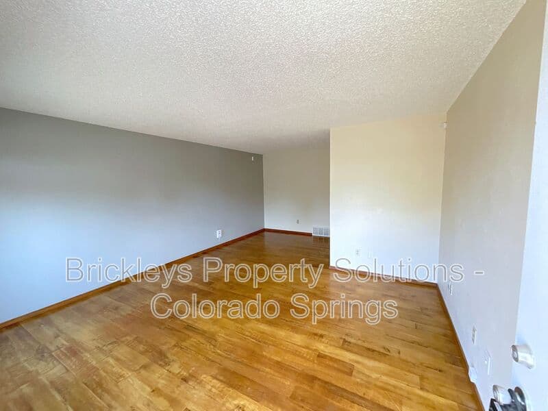 5-bedroom 2-bath home at 4375 Cassidy St for $2,300/mo managed by Brickleys Property Solutions Colorado Springs — photo 8 of 37