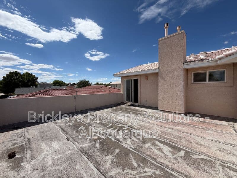 4-bedroom 2.5-bath home at 10331 Dunbar St NW for $2,300/mo managed by Brickleys Property Solutions Albuquerque — photo 17 of 43