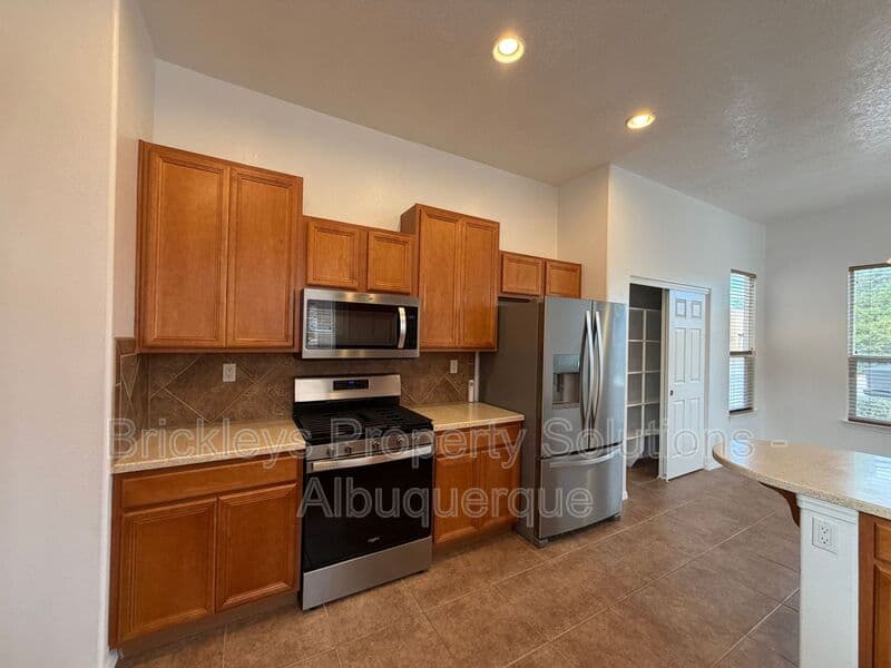 3-bedroom 2-bath home at 65 Willow Trace Court SE for $2,000/mo managed by Brickleys Property Solutions Albuquerque — photo 6 of 32