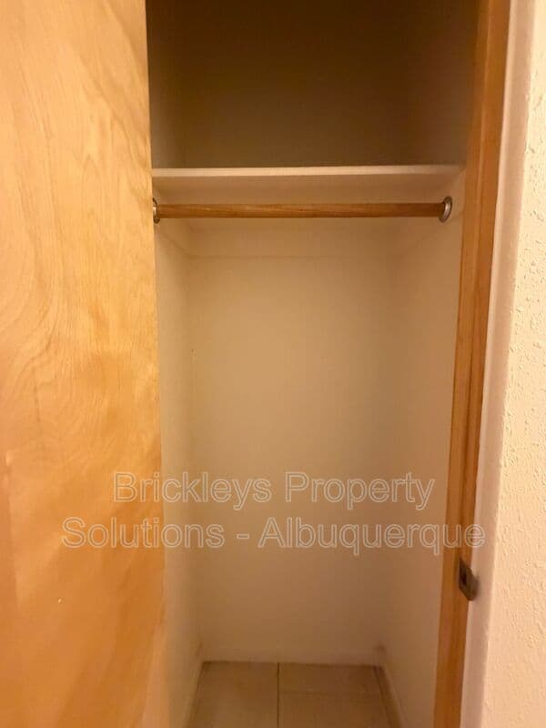 3-bedroom 2.5-bath home at 1612 3rd St SW for $1,900/mo managed by Brickleys Property Solutions Albuquerque — photo 5 of 39