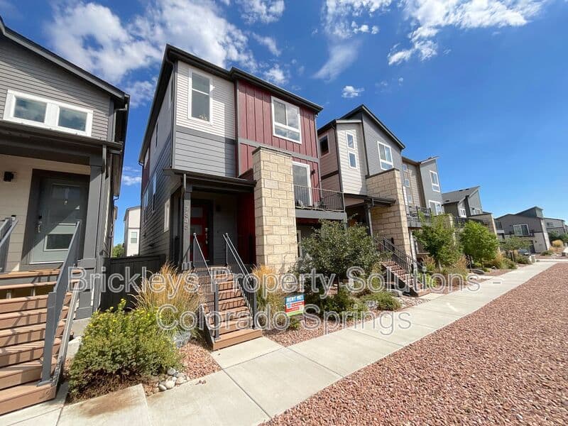 3-bedroom 3.5-bath home at 7343 Rosa Belle Hts for $2,350/mo managed by Brickleys Property Solutions Colorado Springs — photo 2 of 33