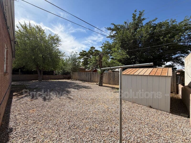 3-bedroom 2-bath home at 4712 Palo Duro Ave. NE for $1,750/mo managed by Brickleys Property Solutions Albuquerque — photo 34 of 38