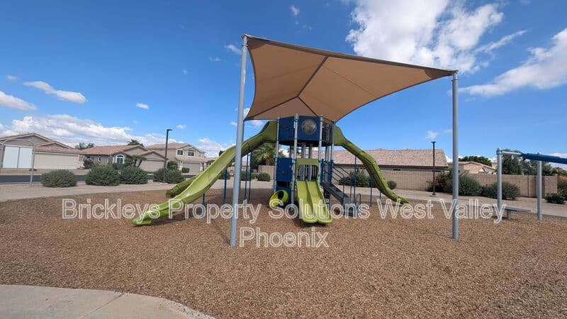 4-bedroom 3-bath home at 13354 W Palm Ln for $2,750/mo managed by Brickleys Property Solutions West Valley Phoenix — photo 28 of 31