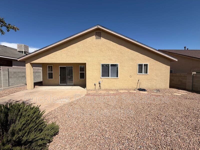 3-bedroom 2-bath home at 10601 Rio Del Sole Ct NW for $2,000/mo managed by Brickleys Property Solutions Albuquerque — photo 26 of 29