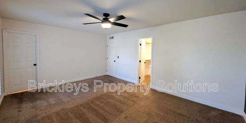 3-bedroom 2-bath home at 2029 S Nina Circle Mesa AZ 85210 for $2,300/mo managed by Brickleys Property Solutions East Valley Phoenix — photo 21 of 48