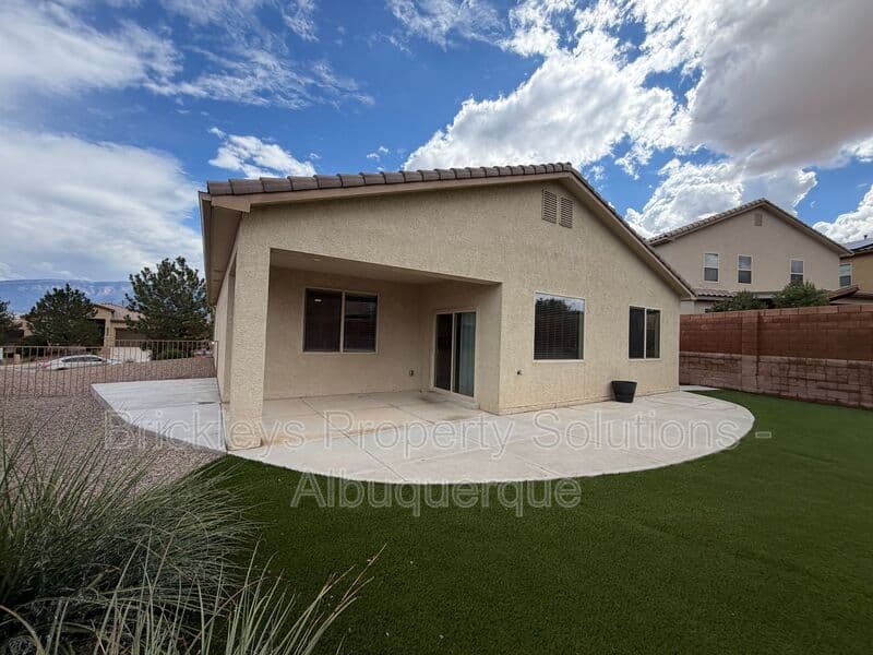 3-bedroom 2-bath home at 7304 Skagway Dr. NE for $2,200/mo managed by Brickleys Property Solutions Albuquerque — photo 36 of 36