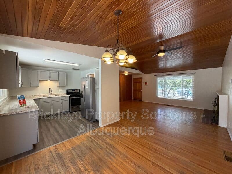3-bedroom 1-bath home at 2838 La Veta Dr. NE for $1,700/mo managed by Brickleys Property Solutions Albuquerque — photo 19 of 26
