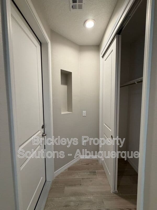 4-bedroom 2-bath home at 3969 Kodiak Rd NE for $2,700/mo managed by Brickleys Property Solutions Albuquerque — photo 35 of 40