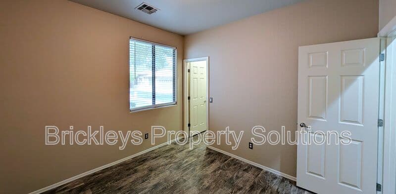 3-bedroom 2-bath home at 1311 E Marlin Dr for $2,200/mo managed by Brickleys Property Solutions East Valley Phoenix — photo 24 of 44