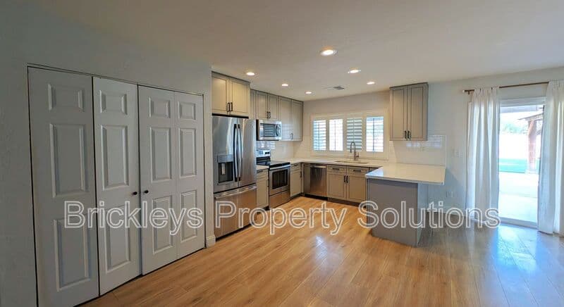 3-bedroom 2-bath home at 2029 S Nina Circle Mesa AZ 85210 for $2,300/mo managed by Brickleys Property Solutions East Valley Phoenix — photo 10 of 48