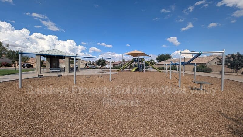 4-bedroom 3-bath home at 13354 W Palm Ln for $2,750/mo managed by Brickleys Property Solutions West Valley Phoenix — photo 27 of 31
